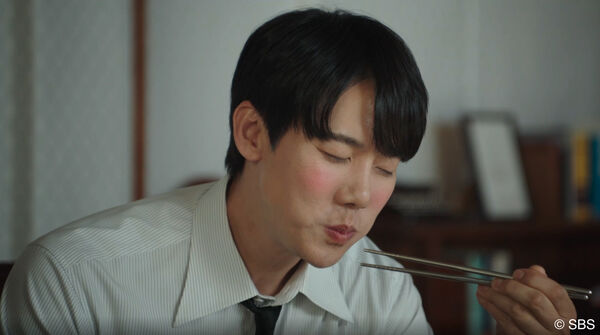 ▲《神與律師事務所》柳演錫在劇中展現大啖美食的演技，戲外則是愛上台灣火鍋和小籠包。（圖／截自Hami Video）