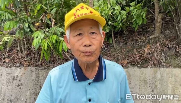 ▲台南左鎮二寮里發生一家三口陳屍住處事件，警方封鎖現場調查，卻傳出意外起獲26萬元現金。（記者林東良翻攝，下同）