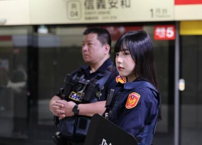 百萬人求開單！北市「仙氣女警」夜市執勤爆紅　本尊IG曝光