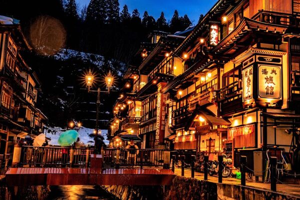 ▲東日本山形銀山溫泉,JR東日本 秋田新幹線。（圖／KKday提供）