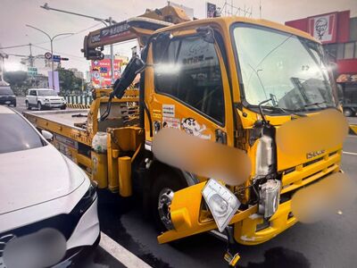 苗栗拖吊車連撞3車！警方一度放行...看影片「懷疑毒駕」再追人