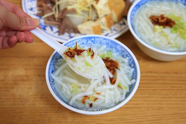 ▲▼三禾米粉湯。（圖／UPSSMILE向上的微笑萍子 旅食設影授權提供）