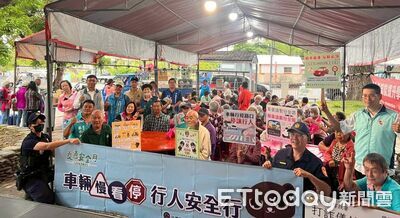 無照駕駛最高罰6萬 關山警向長者宣導新制與防詐重點