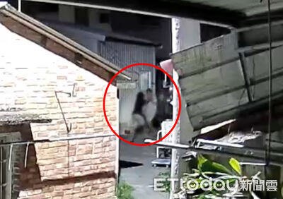 奪命畫面曝!高雄男不爽遊戲點數被玩輸 水果刀刺頸友慘死