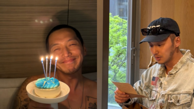 與Tiffany婚後第一個生日!卞耀漢居家甜蜜日常曝光 裸上半身慶生