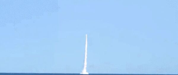 ▲▼中國首次公開常規動力潛艇發射鷹擊-18型反艦導彈的罕見畫面。（圖／翻攝自央視）