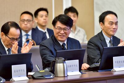 游盈隆首度出席院會　卓榮泰：期勉帶領中選會順利完成九合一大選