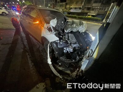撿充電線釀禍！彰化男深夜駕車猛撞4車　車頭變形爛毀