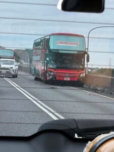 味全龍巴士國道擦撞引關注　球團回應：非載運球員、駕駛平安