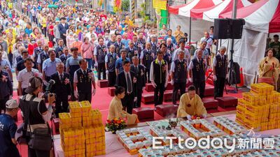 保生大帝1048聖誕千秋　台南學甲慈濟宮千人祝壽盛況空前