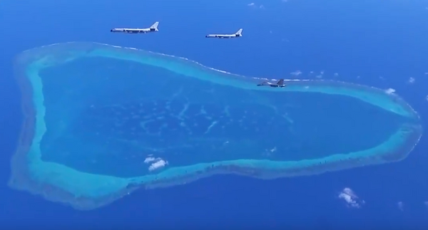 ▲▼ 4月30日,中國人民解放軍南部戰區組織海空兵力位中國黃岩島領海領空及周邊海空域開展戰備警巡、黃岩島 。(圖/翻攝 南部戰區)