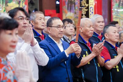 保生大帝聖誕祈福　侯友宜赴板橋農村公園藝術展開幕