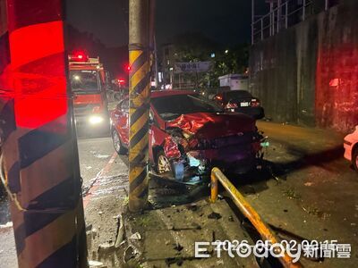2歲女兒在車上！新店男酒駕撞貨車釀4傷　酒測值0.5這下慘了
