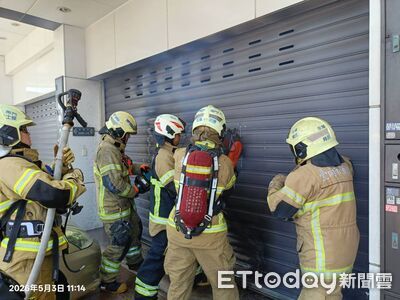 快訊／台南透天民宅火警　竟有民眾持斧頭攻擊消防還搶走救護車
