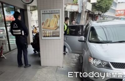 桃園毒蟲大白天竊車逛大街　警2小時逮人搜出一堆毒品
