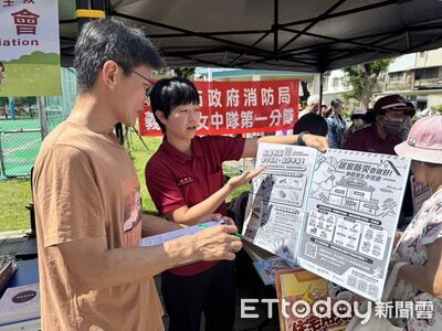 母親節前夕送上最實用的禮物！　南消前進小東里推住警器守護家庭