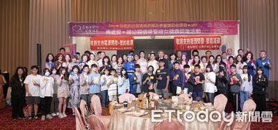 母親節前夕傳遞愛！台南婦幼關懷協會頒獎助學金　表揚自強媽媽