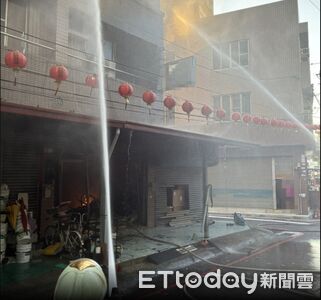 快訊／高雄橋頭透天民宅火警　消防18車43人搶救！1男脫困