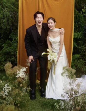 ▲▼全韓國人反對他們結婚！高耀太申智成功嫁了　大咖歌后婚禮獻唱。（圖／翻攝自IG）