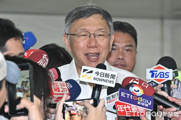 ▲▼柯文哲出席侯漢廷新書發表會。（圖／記者李毓康攝）