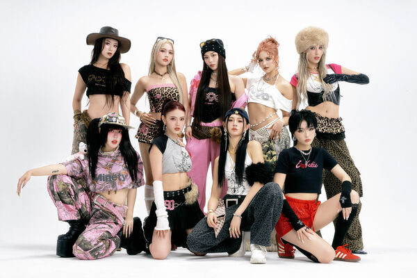 ▲▼HUR+登上美國時代廣場巨幕。（圖／AOA星鏈艾歐亞提供）