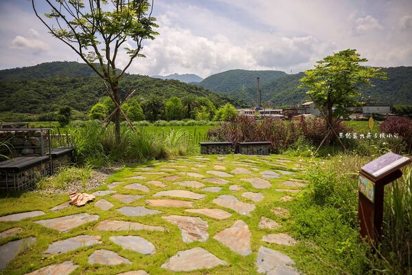 ▲▼潤泰水泥鐵道。（圖／陳小可的吃喝玩樂授權提供）