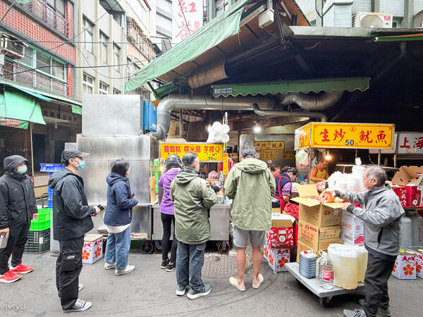 ▲▼板橋黃石市場蘿蔔糕糯米腸。（圖／VIVIYU小世界授權提供）