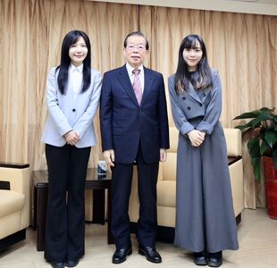 太陽花世代將扛綠北高黨部重任　黃捷、吳沛憶向謝長廷請益國家政局
