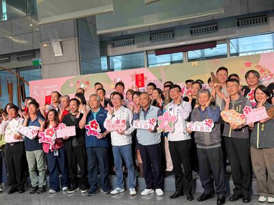 新北萬金杜鵑攝影展開展　劉和然頒獎力挺在地美學