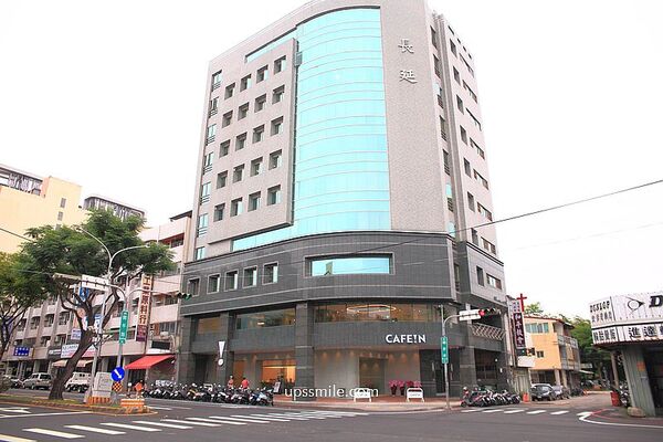 ▲▼CAFE!N硬咖啡台中國資圖門市。（圖／UPSSMILE向上的微笑萍子 旅食設影授權提供）