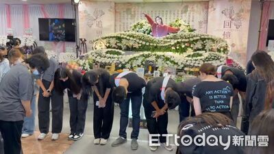女警今告別式！未婚夫「胸前掛對戒」忍悲現身　兄曝妹從警原因