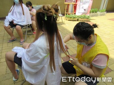 剪去的不只是頭髮!台南看守所剪髮班結業 收容人練出新人生