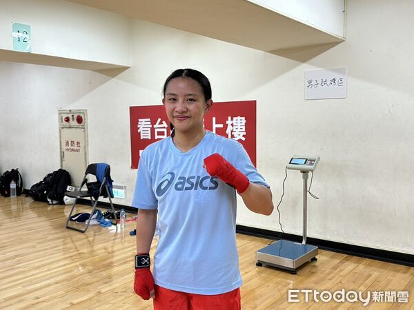 ▲清華大學拳擊好手郭怡萱奪下全大運首面金牌。（圖／記者蔡厚瑄攝）