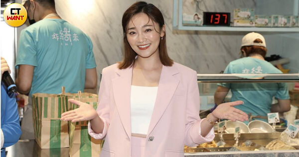 35歲女星張文綺近年跨足餐飲業，創立鹹酥雞品牌「炸綺來」。（圖／侯世駿攝）