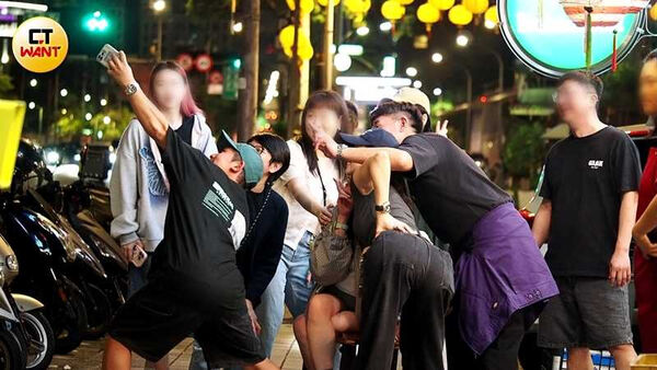 醉後淚美人1／直擊何如芸《婚內失戀》酒後淚崩　捧蔡昌憲臉龐訴苦