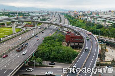 五股交流道北出台64匝道拓寬明通車 因應淡江大橋提前半年完工