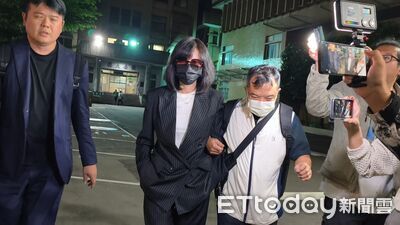 愛爾麗總經理交保「雙手插口袋離開」　被問偷拍連喊沒有