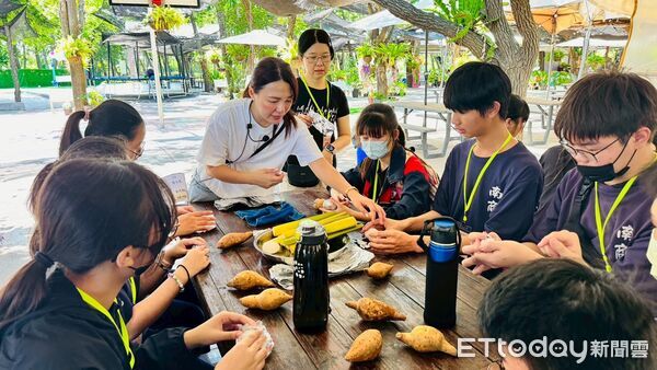 ▲台南市政府勞工局帶領高中職身障學生前往七股春園親子休閒農場參訪，協助學生認識職場環境。（記者林東良翻攝，下同）