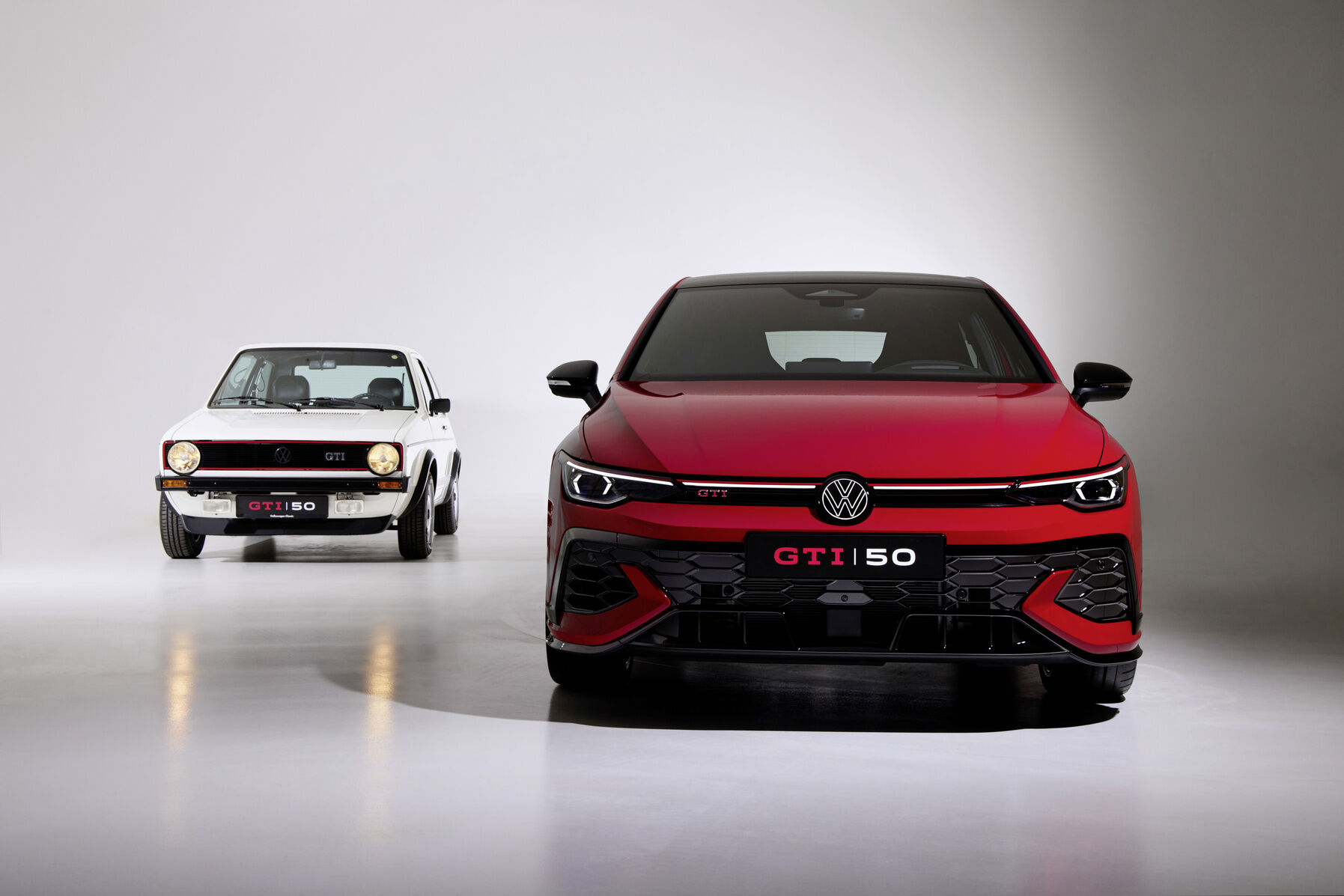 ▲慶祝福斯Golf GTI 50週年！台灣福斯預告導入最強GTI EDITION 50特仕車。（圖／翻攝自福斯）