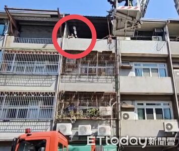 台中通訊行火警狂竄煙！女員工受困求救畫面曝　逃頂樓獲救