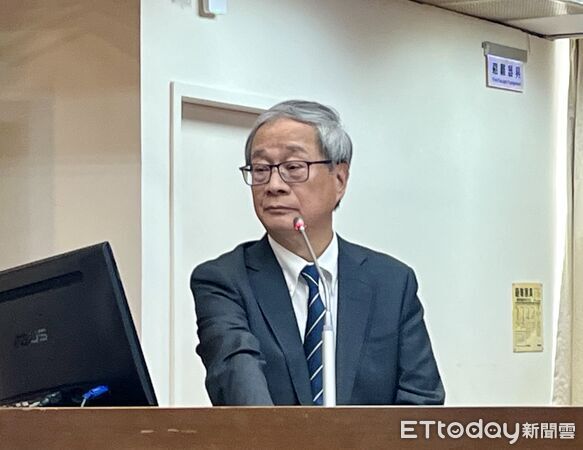 ▲▼文化部長李遠抗議公視董事長胡元輝被趕出立法院議場。（圖／記者許敏溶攝）