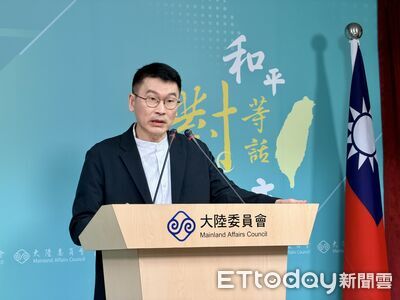 公務員赴陸遭深夜盤查　陸委會：國安直接進房「看光手機資料」