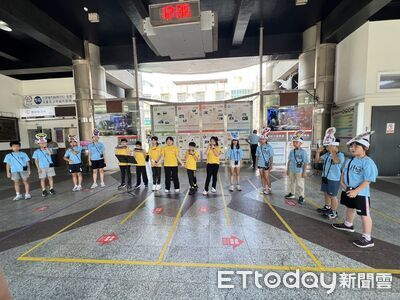 金門何浦、台北萬興國小跨海共演 母親節快閃傳情