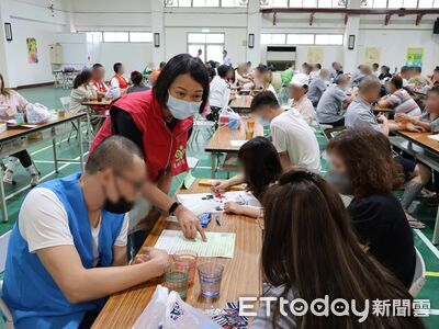 母親節前夕溫馨懇親 武陵外役監收容人淚喊「媽媽我愛您」