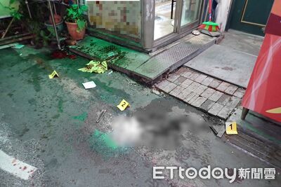 三重仁愛街驚悚血案！弟持刀猛刺親哥　傷者「大字型」躺血泊