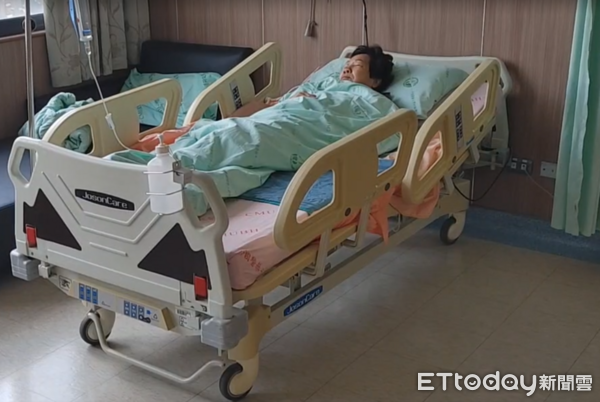 ▲曾蔡美佐遭毆重摔導致脊椎骨折，目前已手術處理並住院觀察。（圖／記者白珈陽翻攝）