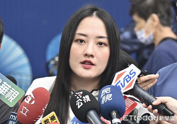 ▲▼ 愛爾麗醫美集團驚爆診間疑藏針孔偷拍案，愛爾麗自救會律師李欣庭受訪。（圖／記者李毓康攝）
