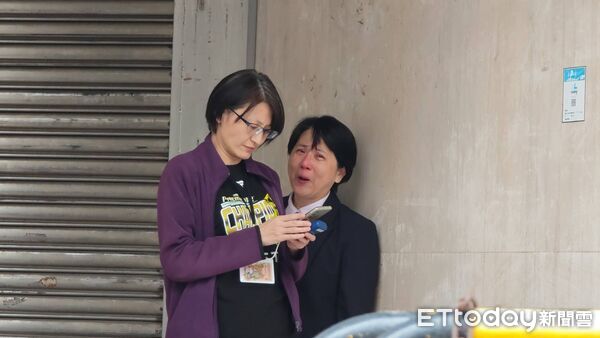 ▲民眾黨立委邱慧洳8日因《醫療法》修法痛哭。（圖／記者陳煥丞攝）