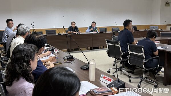 ▲台南市府召開「安全大台南」公共安全類會報臨時會議，全面檢視公共場域隱私安全管理機制。（記者林東良翻攝，下同）