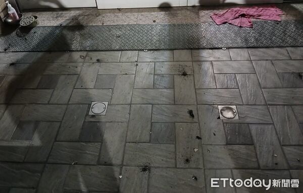 ▲▼ 高雄民宅遭丟「爆竹煙火彈」！孩嚇哭整晚不敢睡　警調監視器追查。（圖／記者賴文萱翻攝）